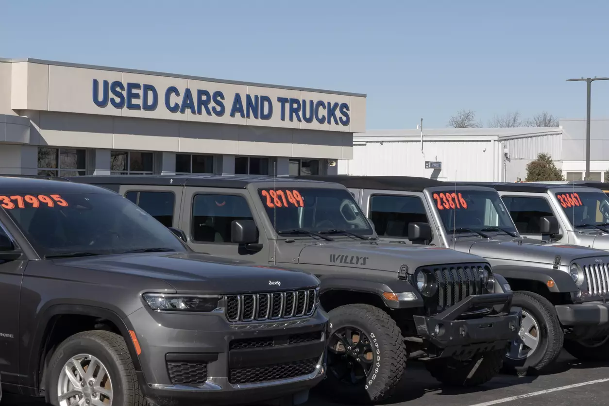 Where Are Used Cars Cheapest in 2025? Fees, Insurance, and Prices by State