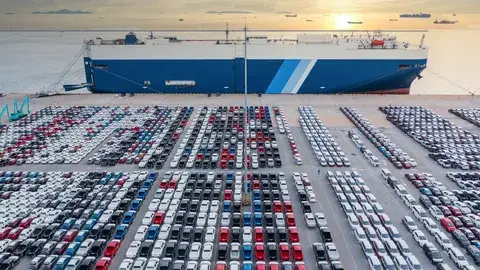 RoRo vs Container Car Shipping