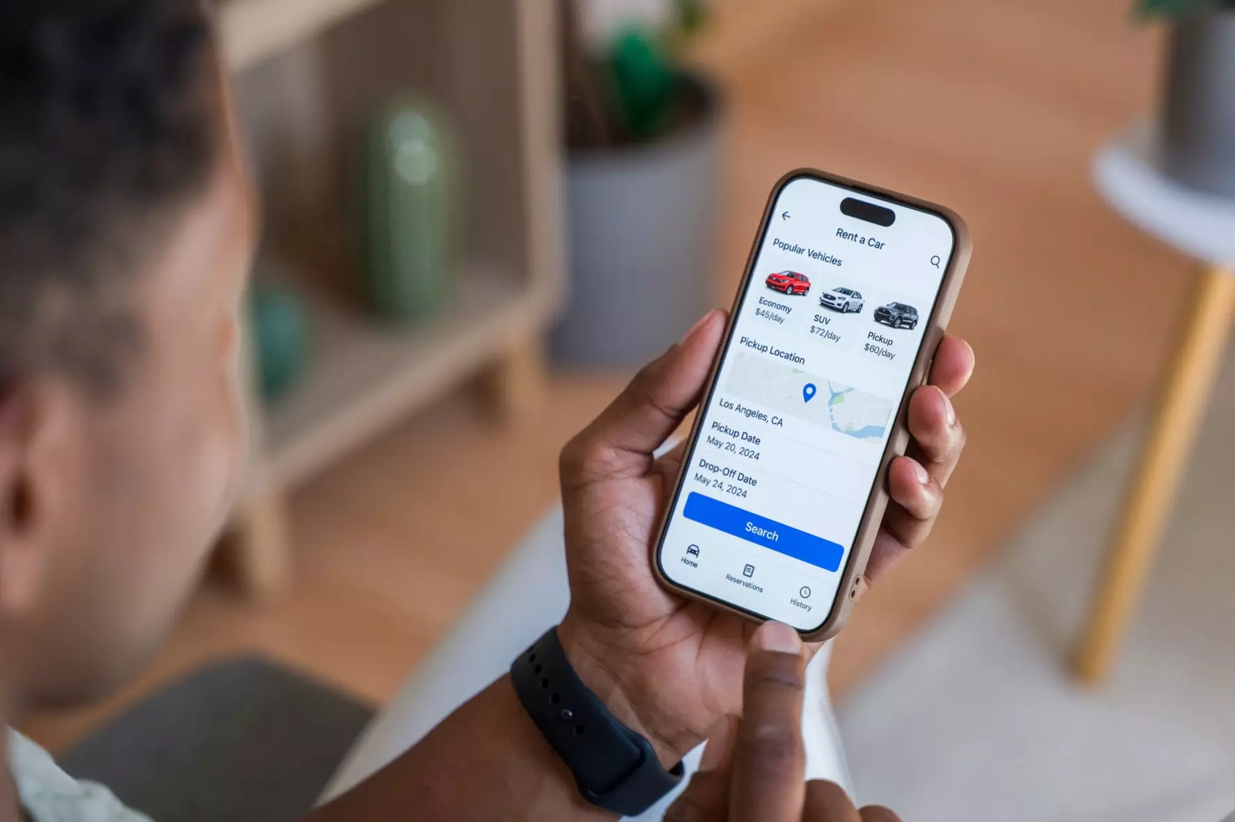 Best Sites to Check a Car’s History [2025 Review]