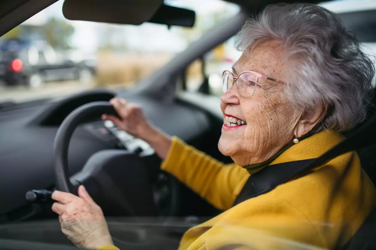 Choosing the Best Cars for Seniors Based on Comfort, Safety, and Ease of Use