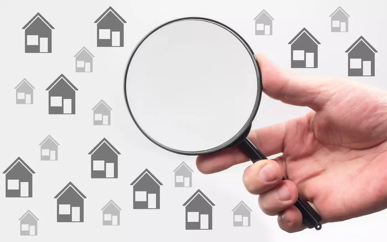 How To Trace an Old Address and Find Out Who Previously Lived There