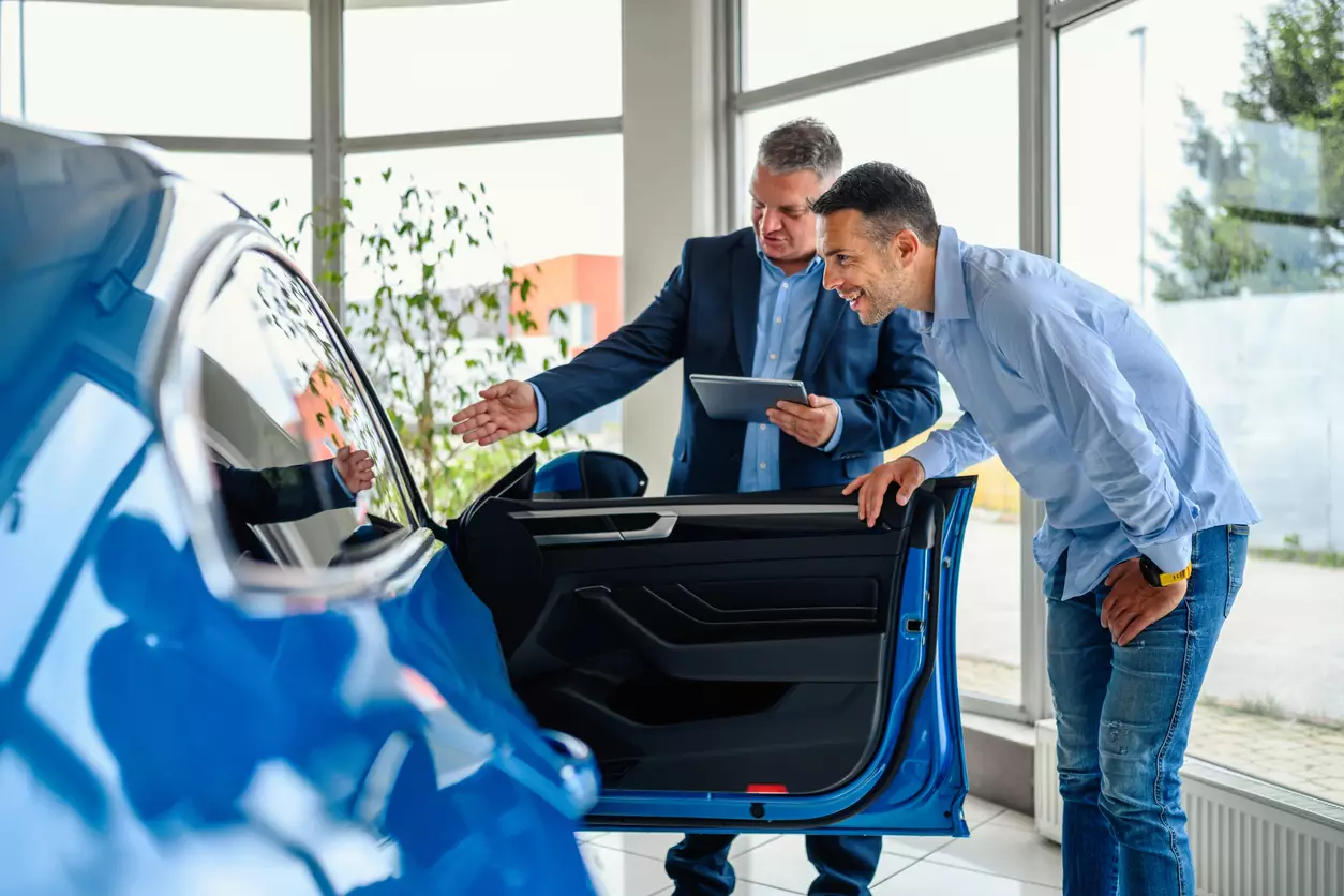 Is Buying a New Car Worth It? Here Are the Pros and Cons