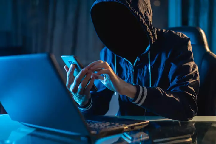 how to know if your phone is tapped