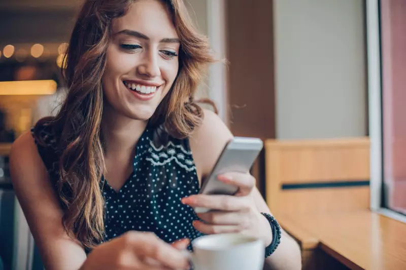 How to Text a Girl for the First Time (Core Principles)