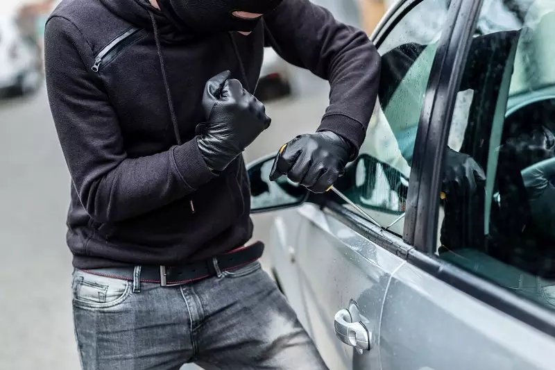 Burglary Vs. Robbery: Definition & Differences - InfoCenter